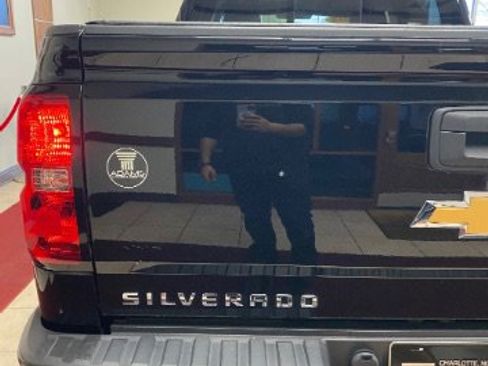 Used 2018 Chevrolet Silverado 1500 LT w/ All Star Edition image 11