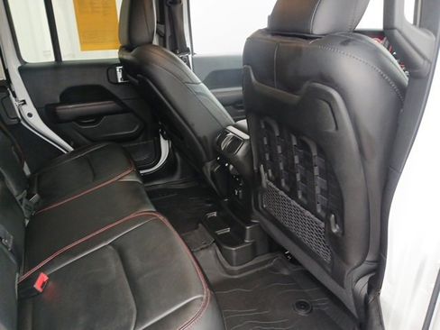 Used 2023 Jeep Wrangler Unlimited Rubicon w/ Steel Bumper Group image 30