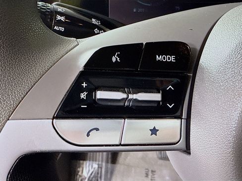 Used 2024 Hyundai Elantra SEL image 14