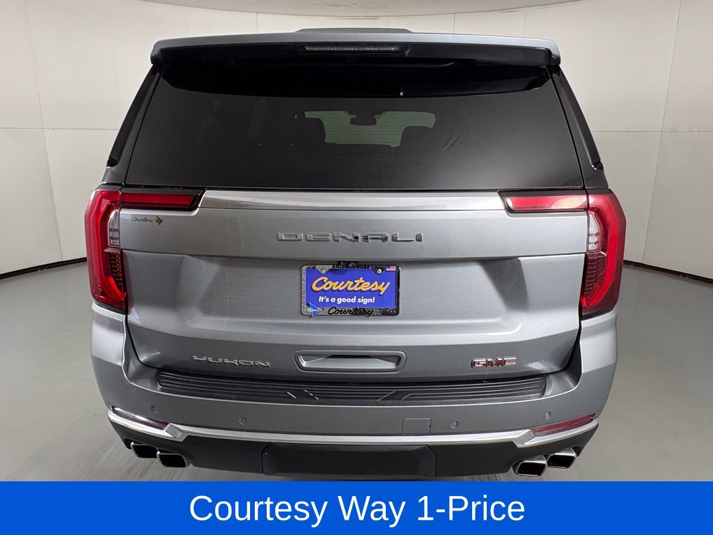Used 2025 GMC Yukon XL Denali AWD/4WD image 9