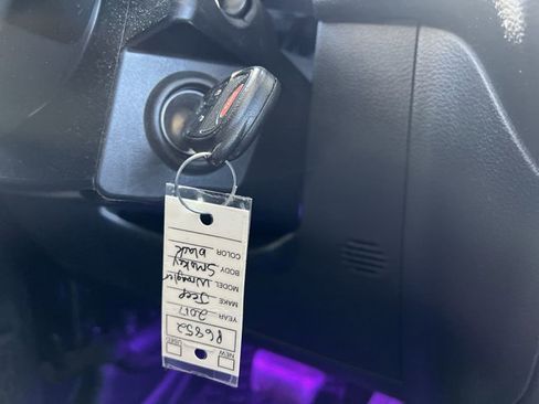 Used 2017 Jeep Wrangler Sahara AWD/4WD image 16