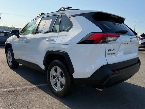 Used 2020 Toyota RAV4 XLE FWD image 5