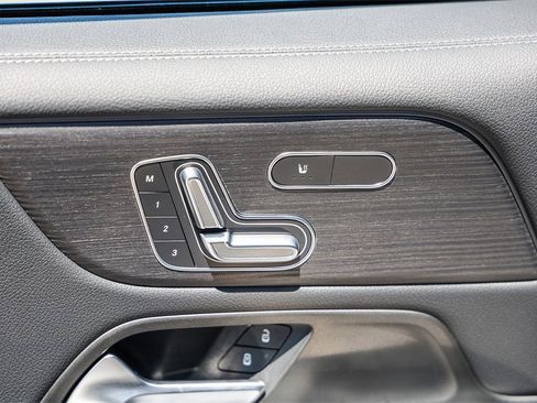 New 2025 Mercedes-Benz EQB 300 4MATIC image 22