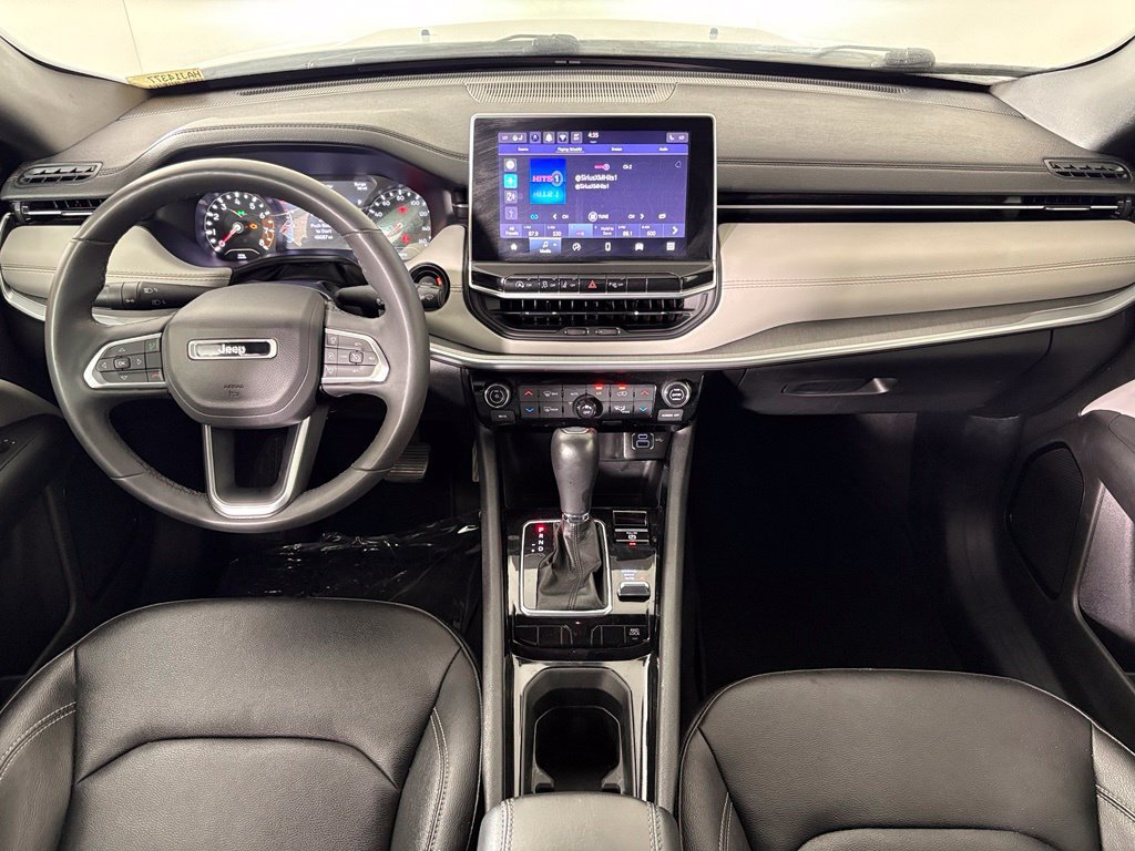 Used 2025 Jeep Compass Limited AWD/4WD image 31