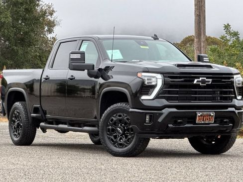 Used 2024 Chevrolet Silverado 2500 LTZ w/ LTZ Plus Package AWD/4WD image 2