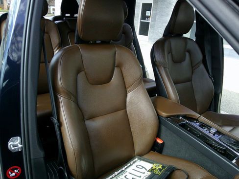 Used 2019 Volvo XC90 T6 Momentum image 43