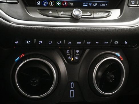 Used 2021 Chevrolet Blazer LT image 24