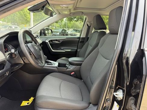 Certified 2022 Toyota RAV4 XLE w/ Convenience Package FWD image 25