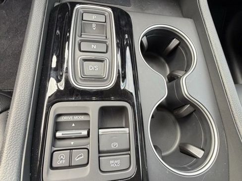 New 2025 Honda Pilot Touring image 5