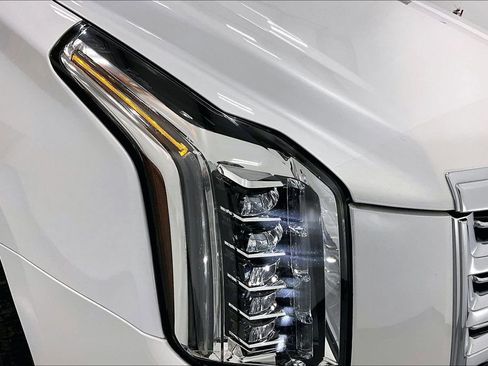 Used 2020 Cadillac Escalade Platinum image 39