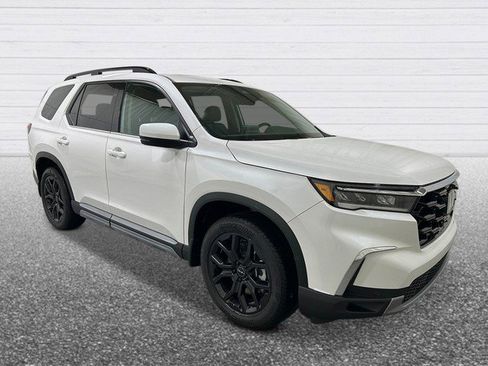 New 2025 Honda Pilot Touring image 7