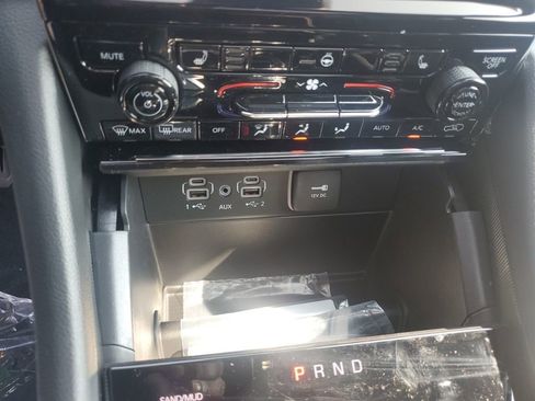 New 2025 Jeep Grand Cherokee Limited w/ Black Appearance Package AWD/4WD image 21