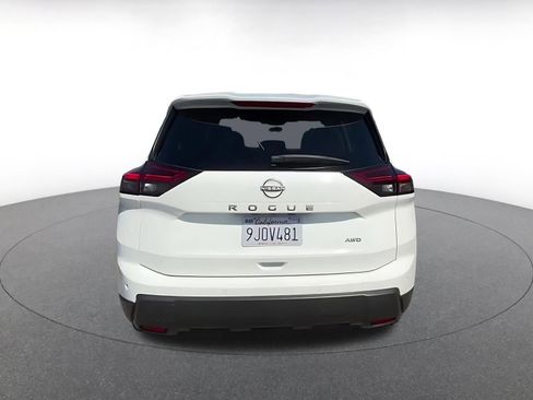 Used 2024 Nissan Rogue S image 12