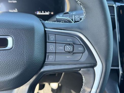 New 2025 Jeep Grand Cherokee L Laredo AWD/4WD image 11