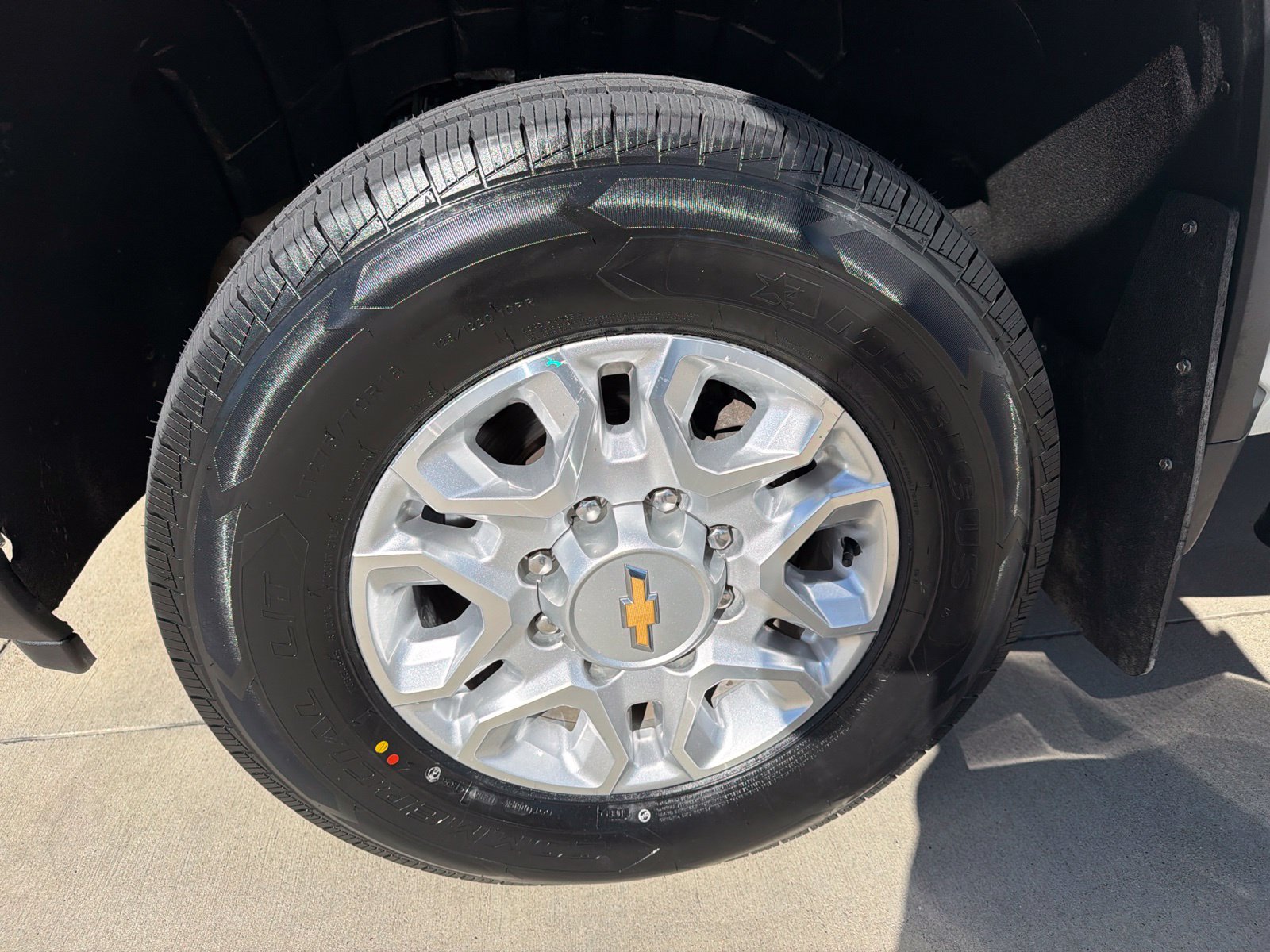 Used 2024 Chevrolet Silverado 2500 LT AWD/4WD image 12