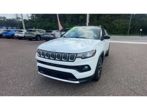 Used 2022 Jeep Compass Limited AWD/4WD image 7