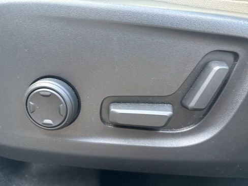 Certified 2023 Volvo XC40 B5 Plus w/ Protection Package Premier image 19