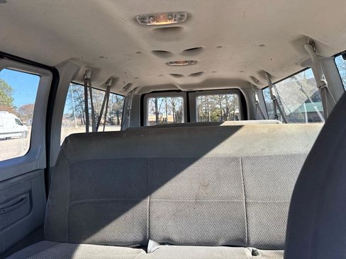 Used 2006 Ford E-350 and Econoline 350 Chateau image 14