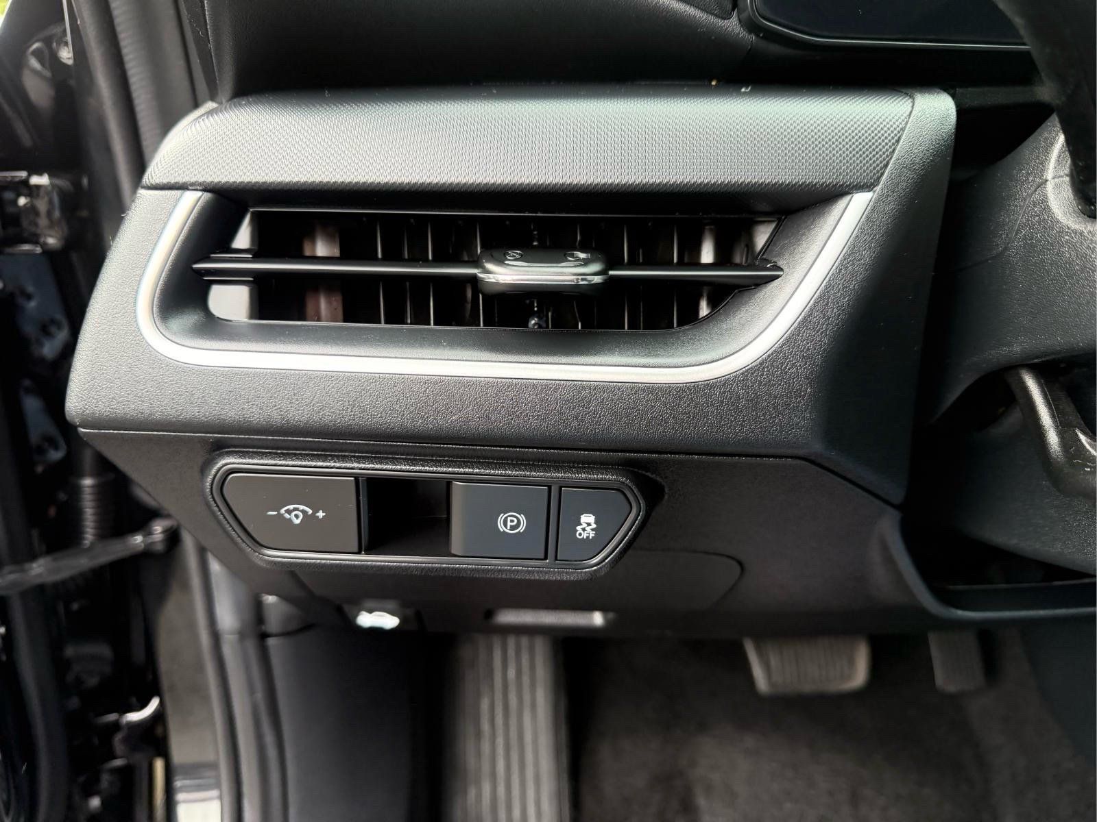 Used 2025 Kia K4 FWD image 16