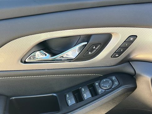 Used 2023 Chevrolet Traverse Premier w/ Redline Edition image 27