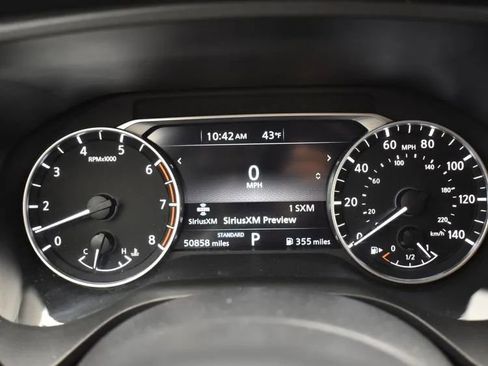 Used 2024 Nissan Rogue SV FWD image 29