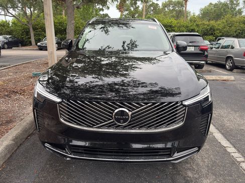 Used 2025 Volvo XC90 T8 Ultra w/ Protection Package Premier AWD/4WD image 2