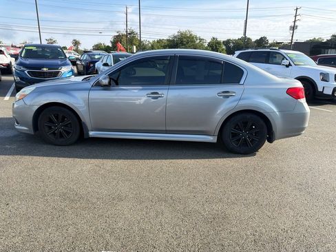 Used 2011 Subaru Legacy 2.5i Premium AWD/4WD image 4