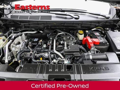 Used 2025 Nissan Kicks SR image 9