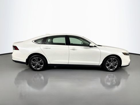Certified 2023 Honda Accord EX image 4