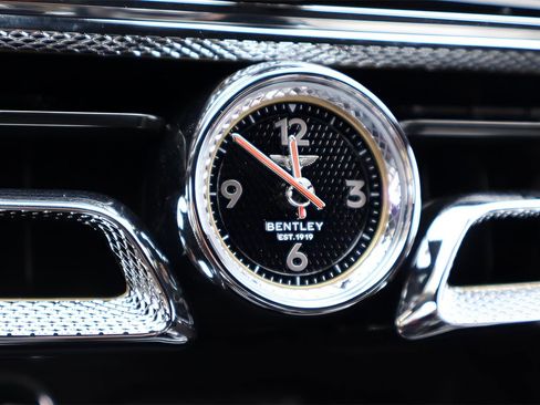 New 2025 Bentley Flying Spur Plug-In Hybrid image 27