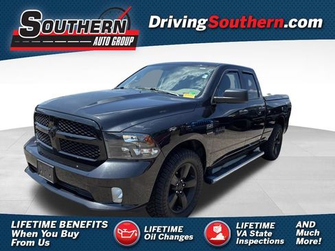 Used 2018 RAM 1500 Express w/ Black Ram 1500 Express Group AWD/4WD image 1