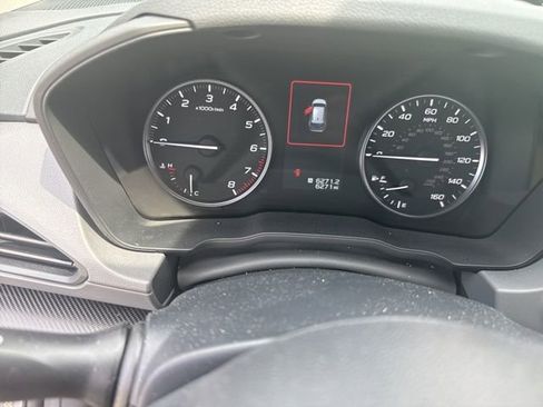 Used 2024 Subaru Crosstrek 2.0i Premium image 5