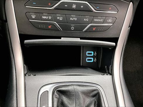 Used 2017 Ford Edge SEL w/ Equipment Group 201A AWD/4WD image 24