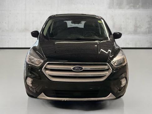 Used 2019 Ford Escape SE image 2