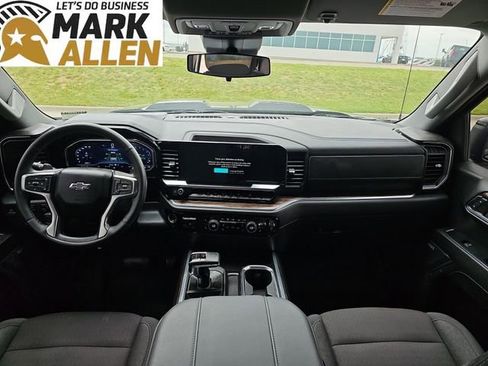 Used 2024 Chevrolet Silverado 1500 LT Trail Boss w/ Convenience Package II AWD/4WD image 20
