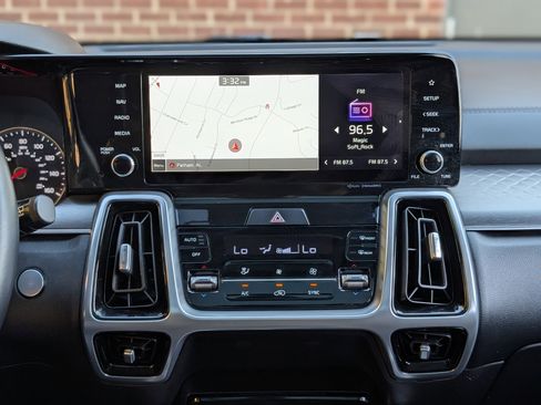 Used 2022 Kia Sorento SX image 29