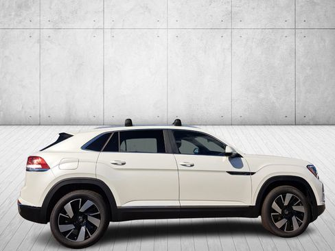 New 2026 Volkswagen Atlas Cross Sport SEL image 4