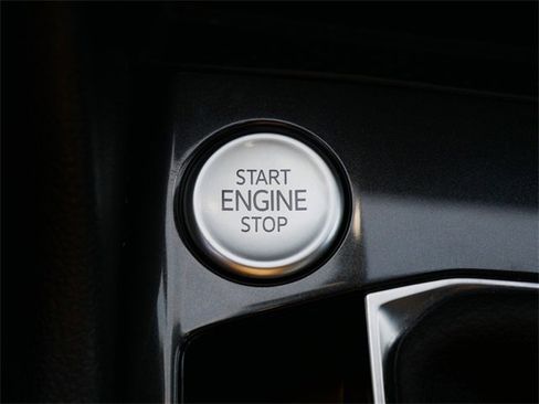 Certified 2024 Volkswagen Tiguan SE R-Line image 28