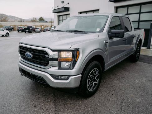 Used 2023 Ford F150 XLT w/ Trailer Tow Package image 3