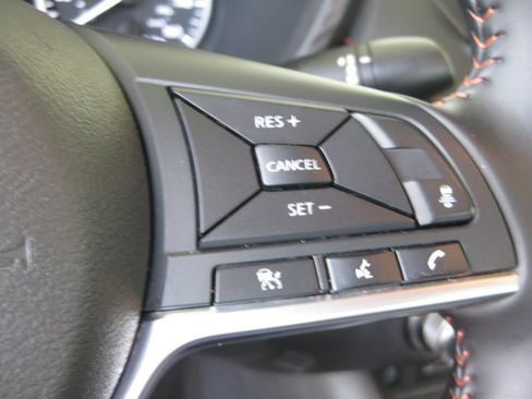 Used 2025 Nissan Sentra SR FWD image 16