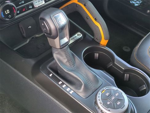 Used 2023 Ford Bronco Badlands image 16