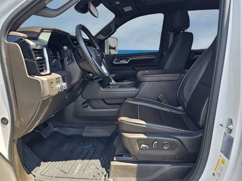 Used 2025 GMC Sierra 3500 Denali AWD/4WD image 17