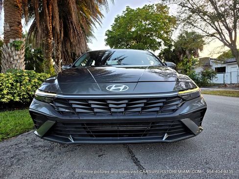 Used 2024 Hyundai Elantra SE image 26