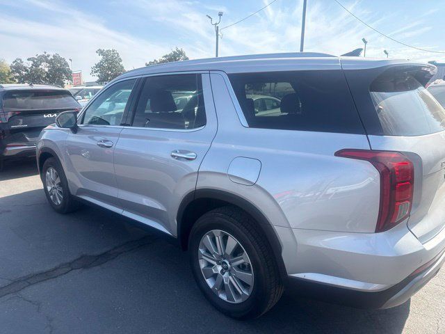 Used 2025 Hyundai Palisade SEL FWD image 2