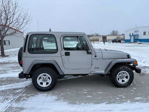 Used 2000 Jeep Wrangler Sport image 4