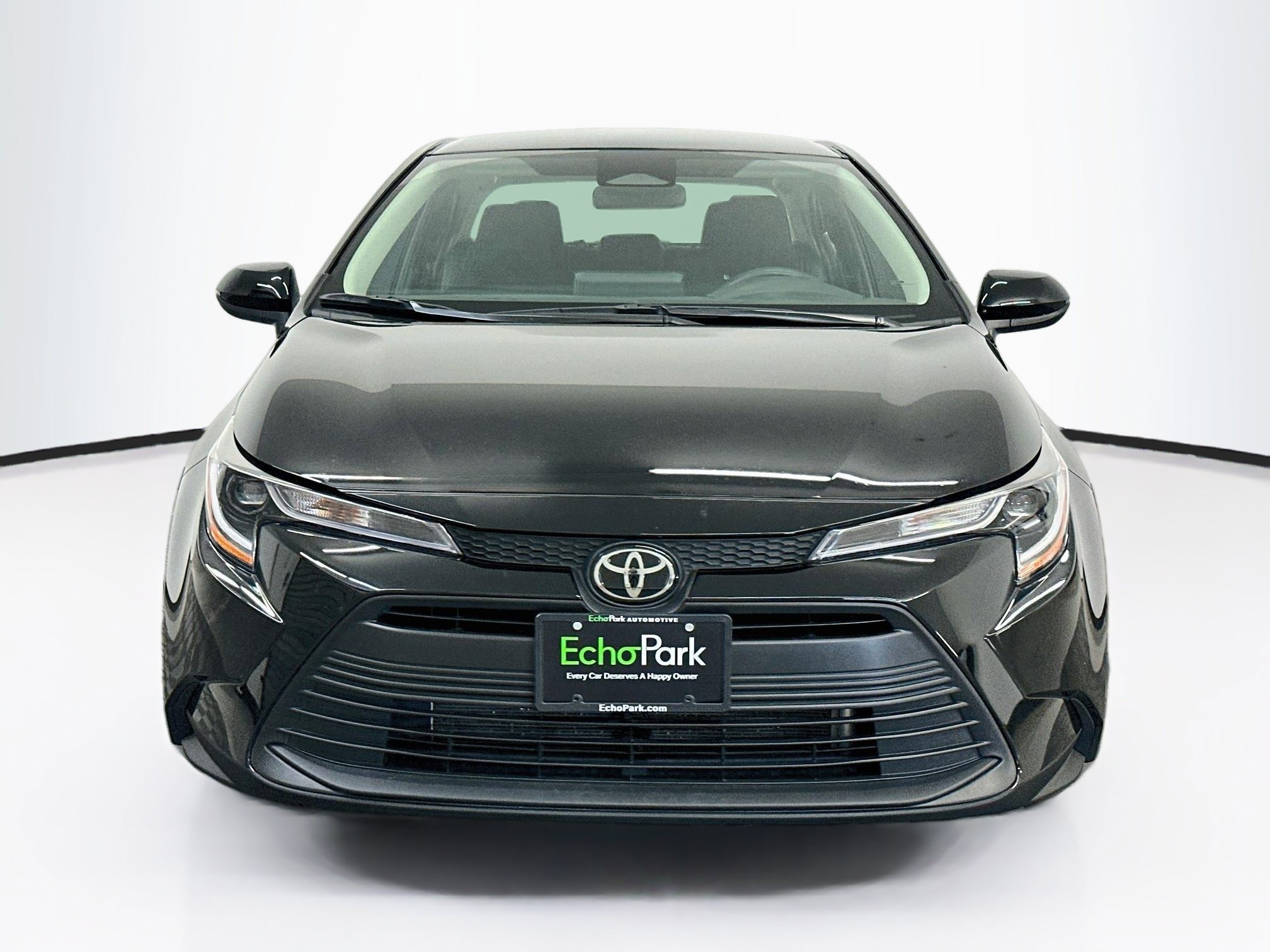 Used 2026 Toyota Corolla LE FWD image 2