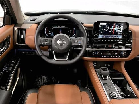 New 2025 Nissan Pathfinder Platinum w/ Lighting Package (N93) AWD/4WD image 19