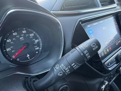 Used 2022 Chevrolet TrailBlazer LT w/ Convenience Package FWD image 12