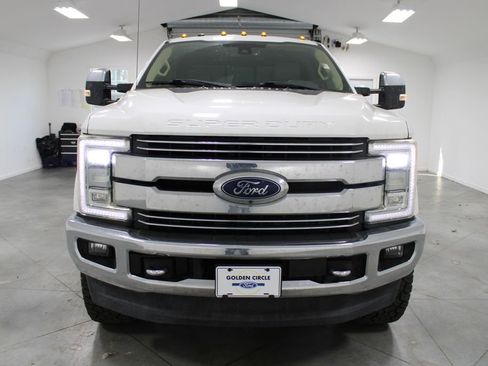 Used 2017 Ford F250 Lariat w/ Lariat Ultimate Package image 3