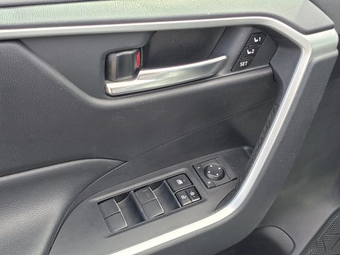 Used 2020 Toyota RAV4 XLE Premium image 35